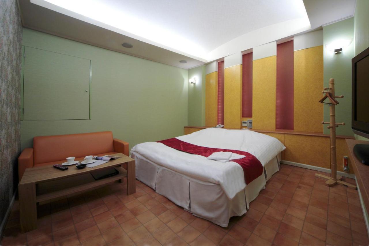 Hotel Lala Minato - Adult Only Нагоя Екстериор снимка