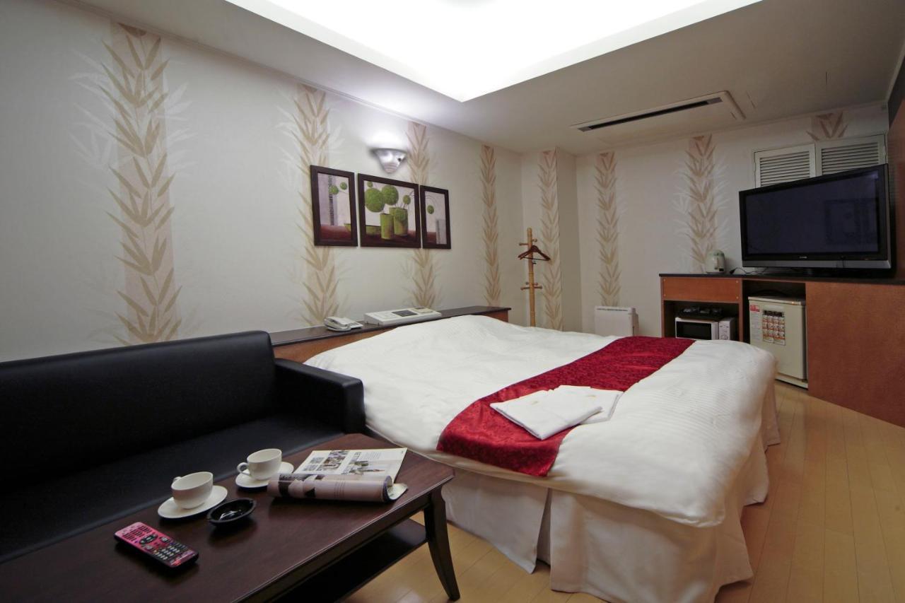 Hotel Lala Minato - Adult Only Нагоя Екстериор снимка
