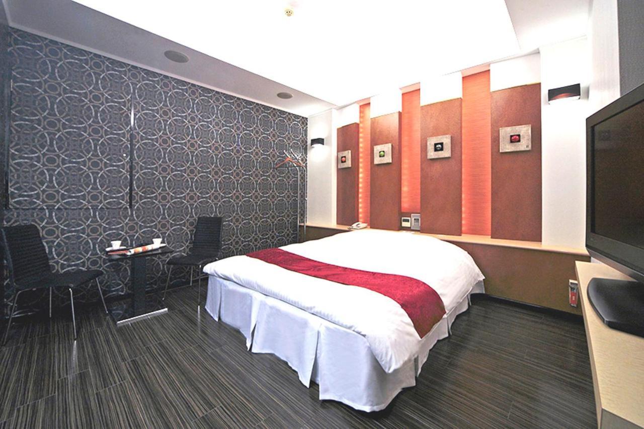 Hotel Lala Minato - Adult Only Нагоя Екстериор снимка